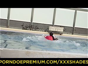 gonzo SHADES - Latina with yam-sized booty in hardcore pool bang-out